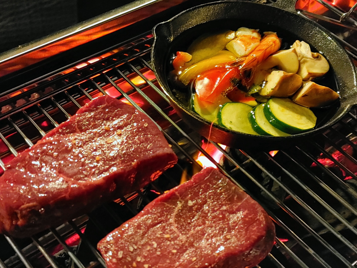 熟成肉は普通のお肉と全然違います 熟成肉をじっくり焼いてウマカー