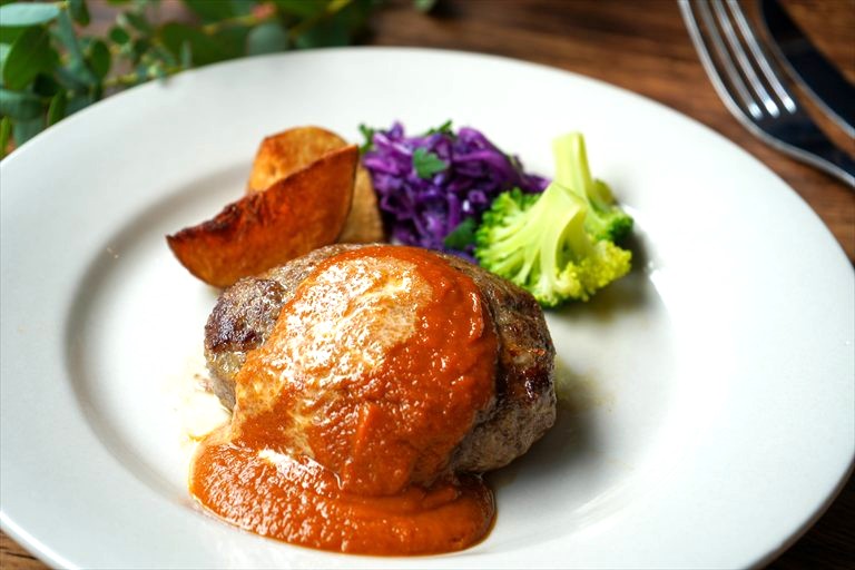 AGEDの特製手こねハンバーグはめっちゃおいしいから食べてみてほしい