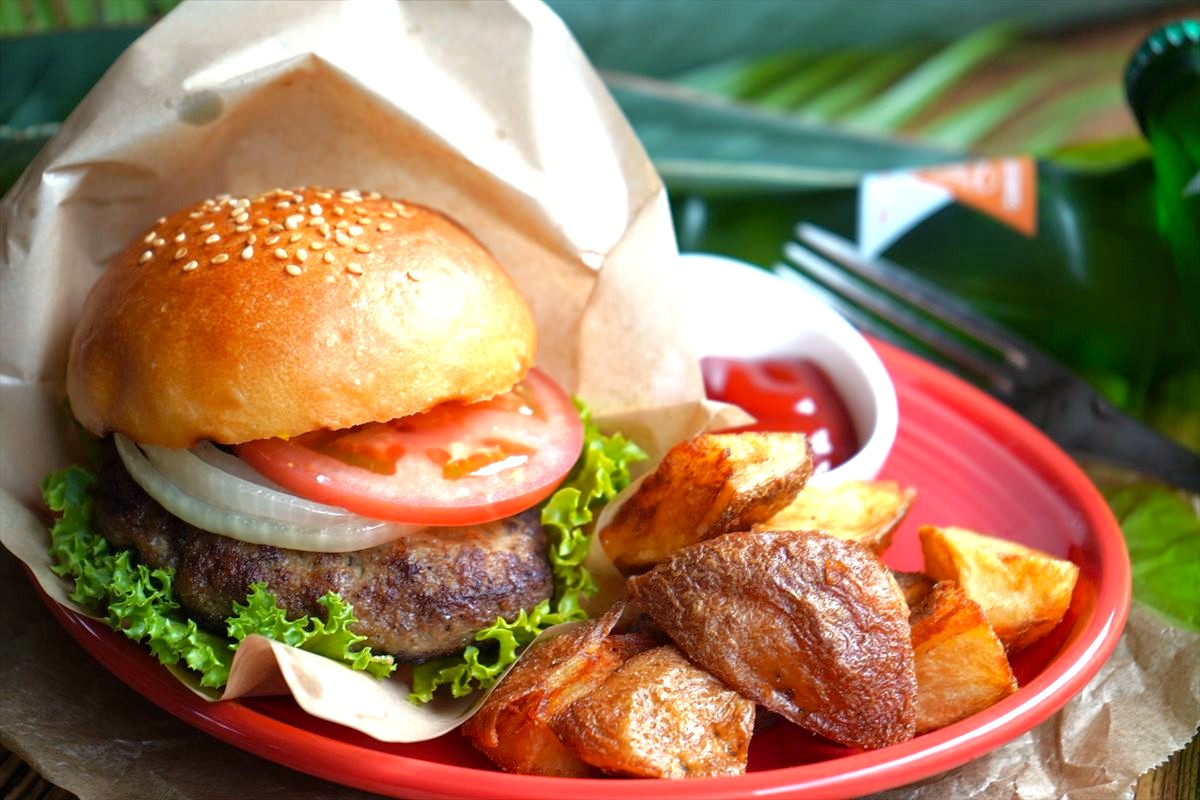 AGEDのビーフハンバーガー：ジューシーでおいしい